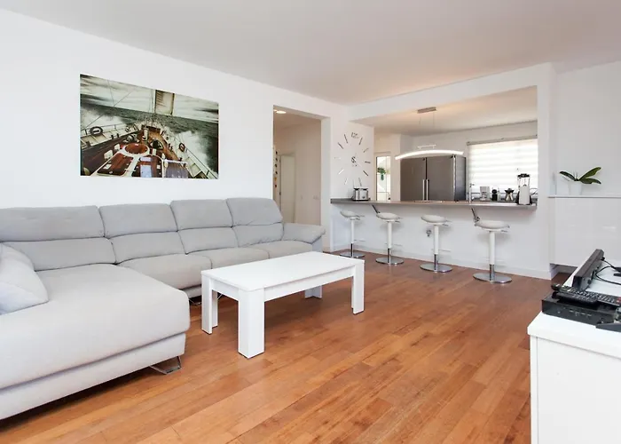 ヴィラ Luxury Nieve カレタ・デ・フステ