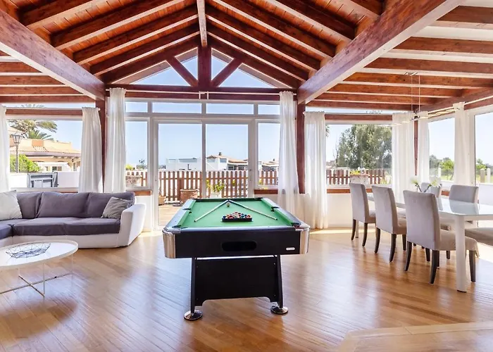 ヴィラ Luxury Nieve カレタ・デ・フステ